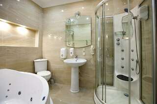 Гостиница Экотель Богородск Ногинск Люкс однокомнатный с джакузи-4