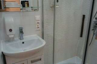 Гостиница Экотель Богородск Ногинск Люкс однокомнатный с джакузи-7