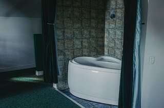 Гостиница Экотель Богородск Ногинск Люкс однокомнатный с джакузи-6